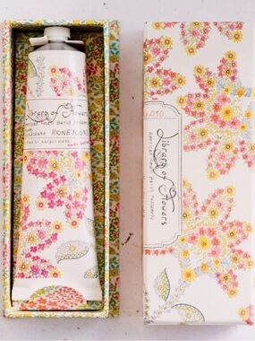 LIBRARY OF FLOWERS HONEYCOMB HANDCREME 2.3oz BRAND NEW/SEALED